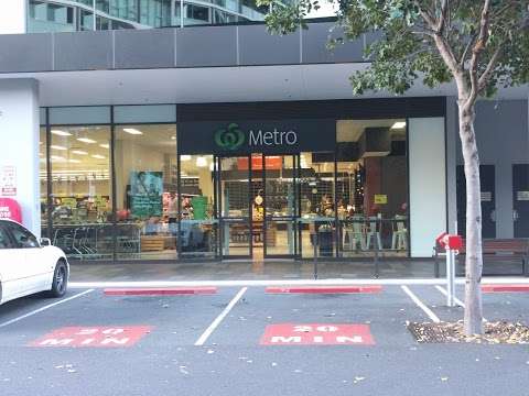 Photo: Woolworths Hamilton Harbour (Metro)